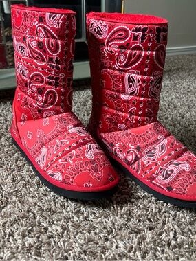Women's Red Bandana-Print Puffer Winter Boots